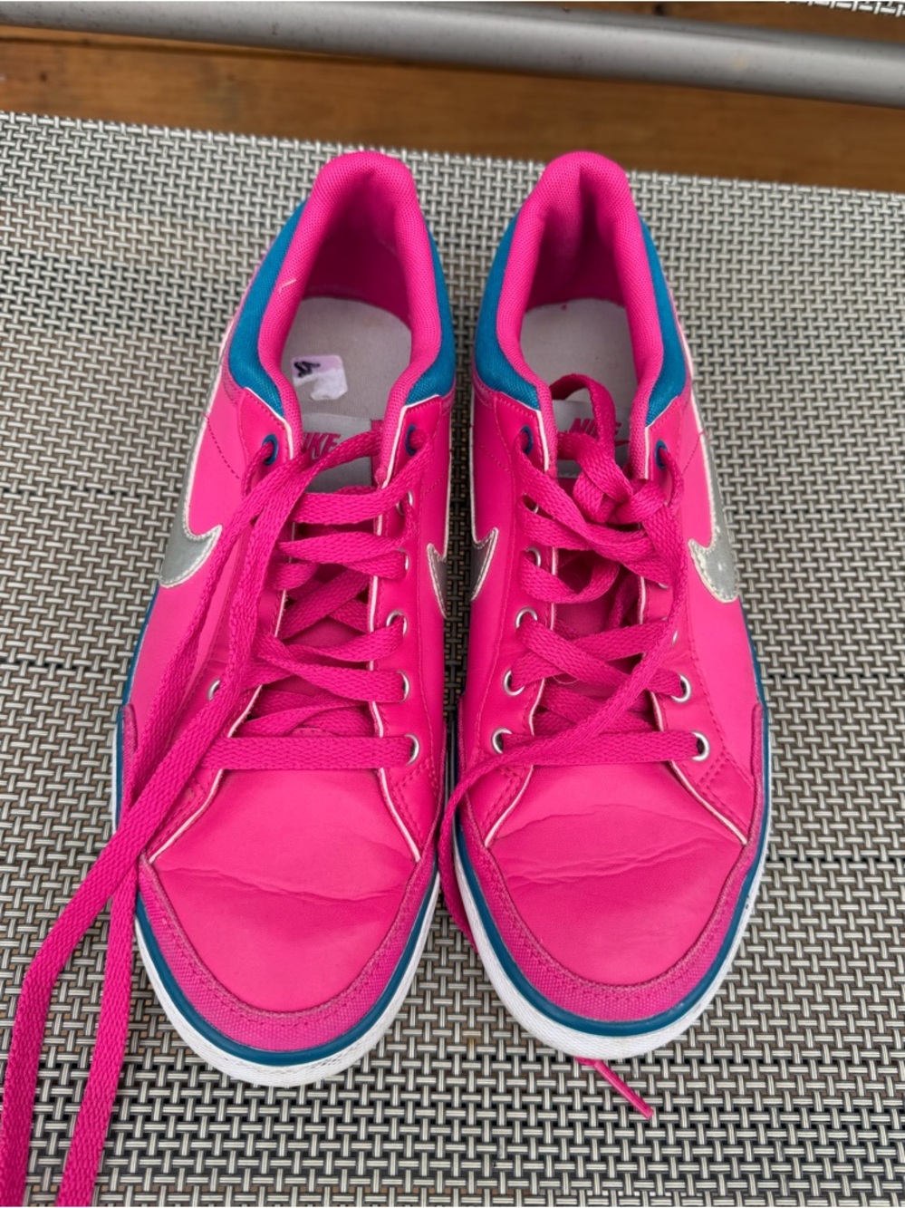 Nike Capri 3 III LTH Women Hot Pink Leather - women’s size 9